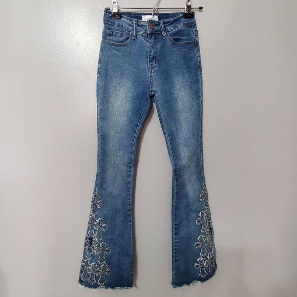 BAMBOO Cross Embroidered Blue Flare Jeans Size 00 - Picture 2 of 9